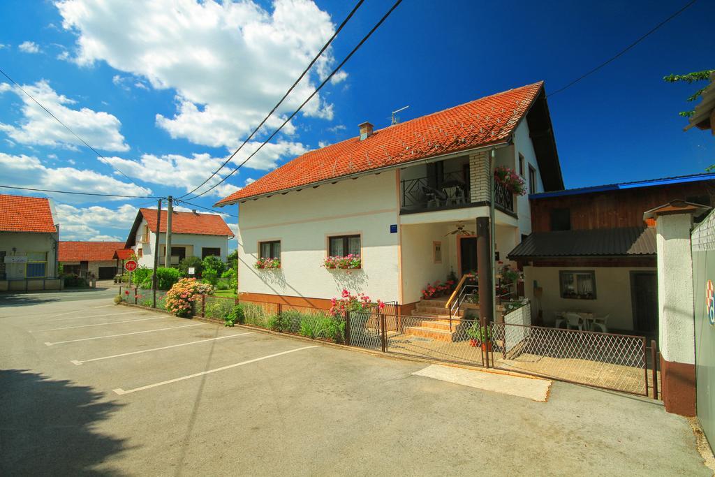 Apartman Josipa Dreznik Grad Exterior photo